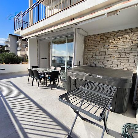 Astramaris Apartments Donji Okrug  المظهر الخارجي الصورة