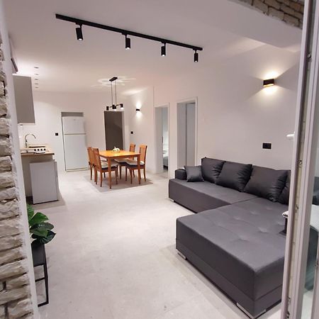 Astramaris Apartments Donji Okrug  المظهر الخارجي الصورة